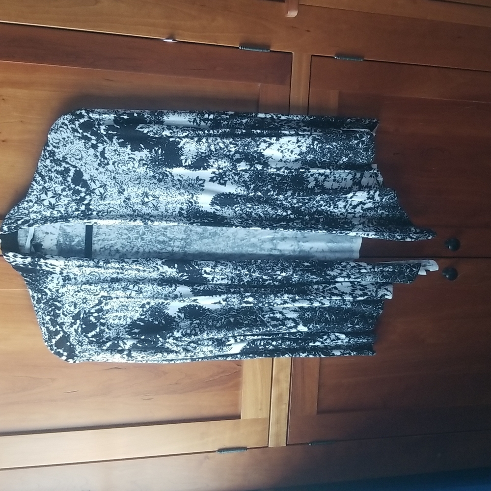 Soma, rayon knit b/w cascading front sweater, size M